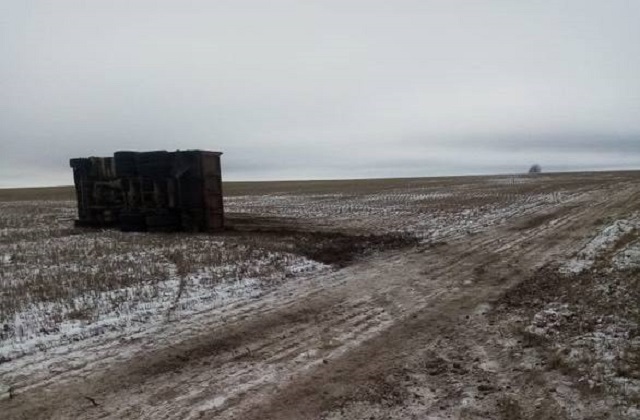 В Параньгинском районе грузовик оказался в кювете В Параньгинском районе грузовик оказался в кювете