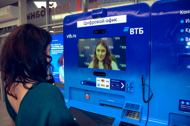 ВТБ запустил переводы по номеру телефона в Азербайджан