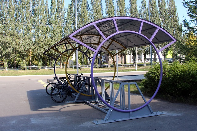 У Дворца молодежи в Йошкар-Оле установлена велопарковка