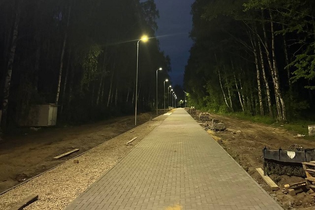 В Йошкар-Оле в парке «Тарханово» смонтировали уличное освещение