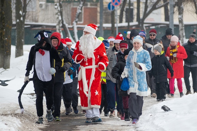 Дед Мороз и Снегурочка организуют новогоднюю пробежку 