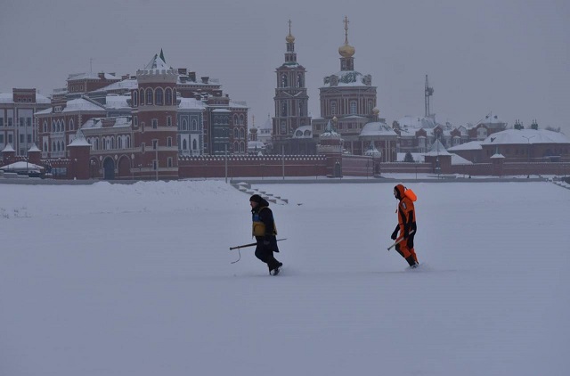 Спасатели предупреждают: выход на лёд представляет опасность