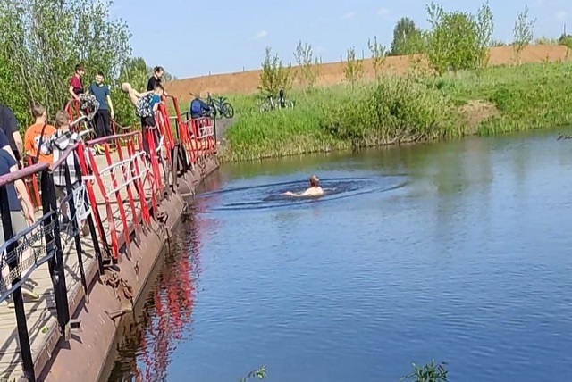 В Йошкар-Оле дети нарушают правила поведения на водных объектах В Йошкар-Оле дети нарушают правила поведения на водных объектах