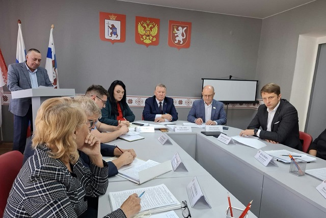 Депутаты Горномарийского района рассмотрели на сессии 11 вопросов