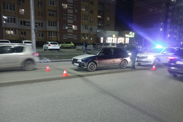 На бульваре Ураева в Йошкар-Оле иномарка сбила подростка