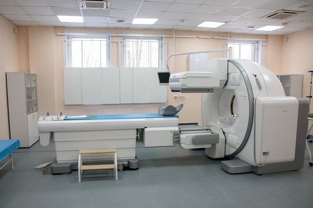 В РКБ завершается монтаж магнитно-резонансного томографа 