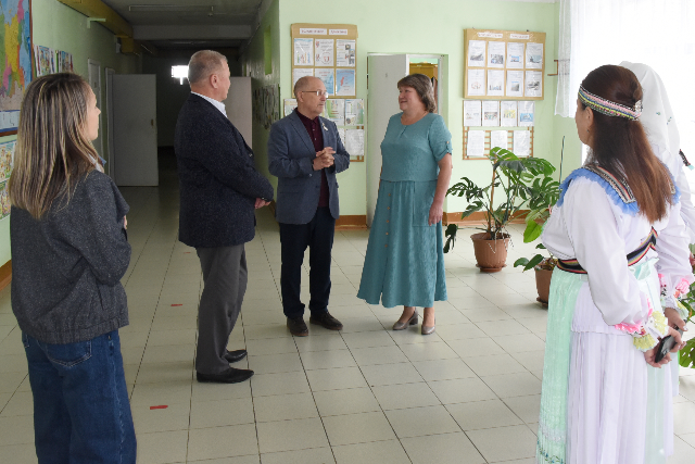 В Емешевской школе Горномарийского района проверили готовность к новому учебному году