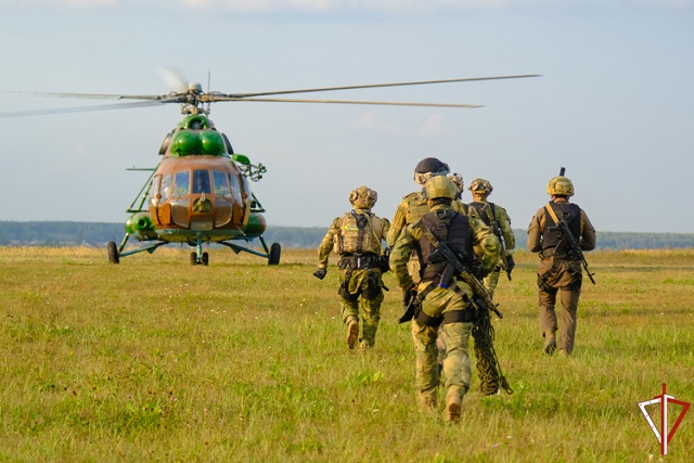 Спецназовцы Росгвардии провели занятия по десантной подготовке