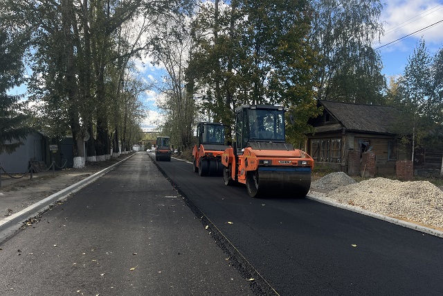В посёлке Медведево начался долгожданный ремонт улицы Медведево