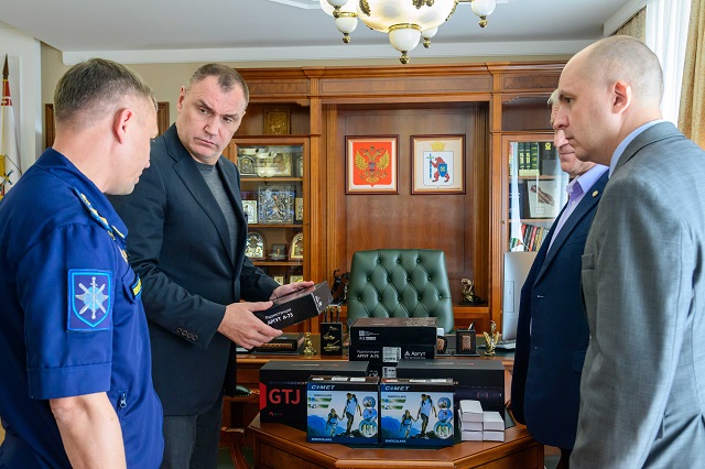 Оборудование для укрепления безопасности передано военнослужащим