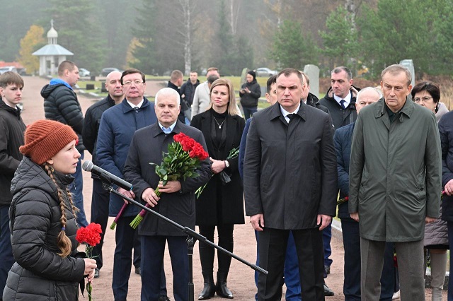 В Ленинградской области открыта стела в память об уроженцах МАССР 