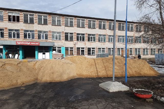 В Килемарском районе продолжается капремонт Ардинской школы