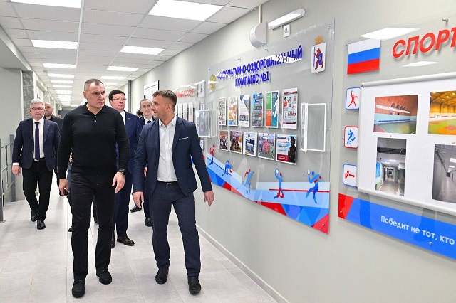 Глава Марий Эл Юрий Зайцев посетил ФОК № 1 после капремонта