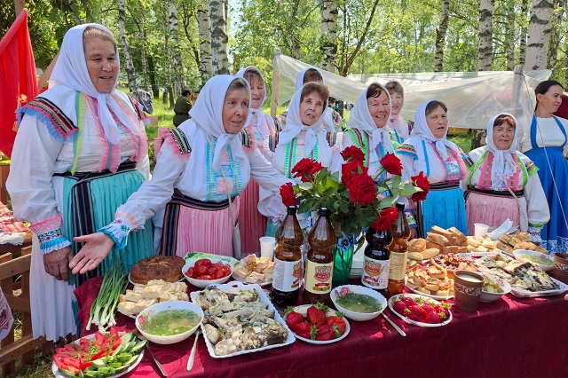 На Певческой поляне в Горномарийском районе прошёл «Пеледӹш айо»