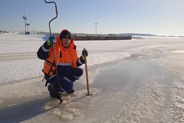 Спасатели провели в Марий Эл очередные замеры толщины льда на реках