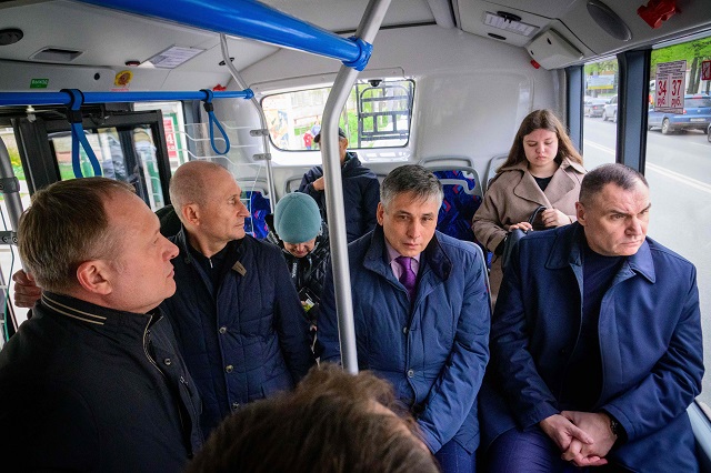 Юрий Зайцев проехал на новом троллейбусе и проверил транспорт в деле