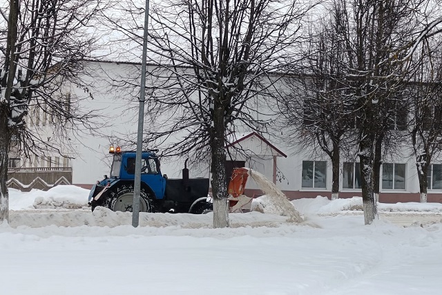 «Единая Россия» следит за качеством уборки снега в Советском районе