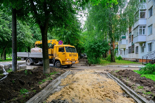 Дорожники приводят в порядок пешеходные зоны в Йошкар-Оле 