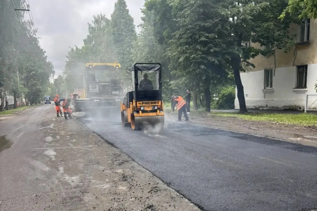 В Йошкар-Оле дорожники продолжают ремонтировать улицы 