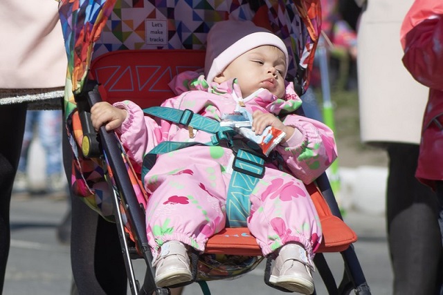 Более 2 тысяч семей получают пособие на первого ребенка до 3 лет