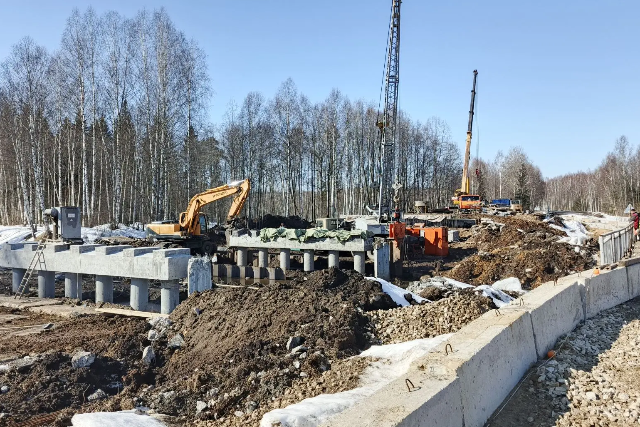 В Параньгинском районе продолжается ремонт моста через реку Илеть