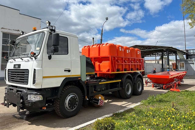 В Йошкар-Олу прибыла новая коммунальная комбинированная машина 