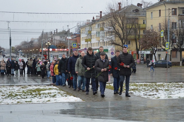 В Йошкар-Оле почтили память жертв Холокоста и возложили цветы