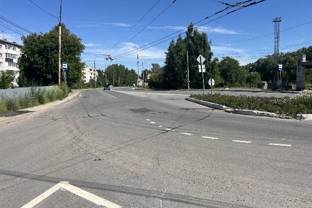 В Медведеве по обращению в госпаблик заделали яму на дороге