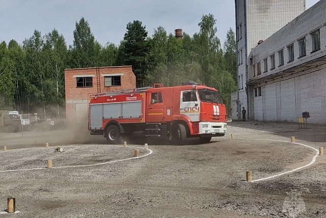 В Марий Эл определили лучшего водителя пожарного автомобиля