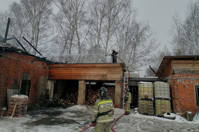 В посёлке Юрино на территории пилорамы произошёл пожар 