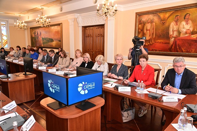 В республике подвели итоги проекта «Семья Марий Эл» 	