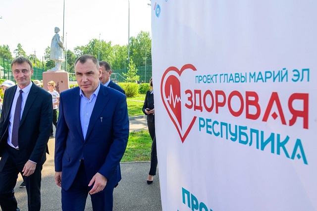 В Звенигове в течение дня работал мобильный «Пункт здоровья»