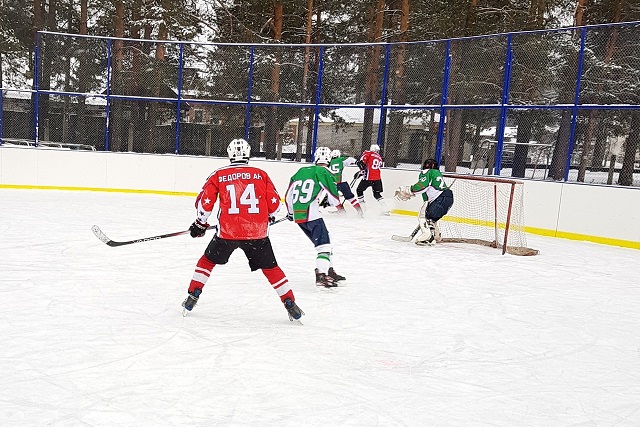 В Звениговском районе прошёл турнир по хоккею среди любителей  