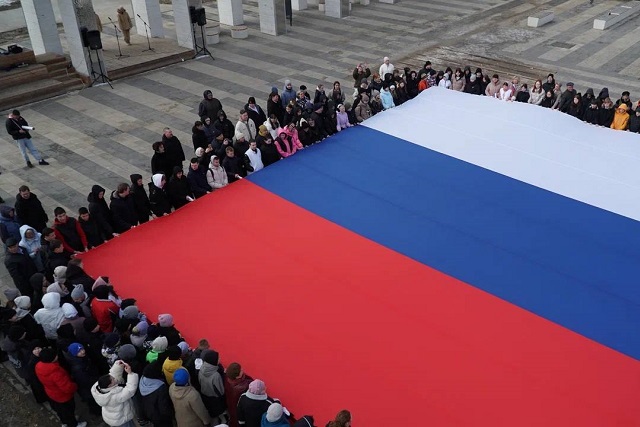 Акция в Волжске: единство и гордость за воссоединение Крыма с Россией