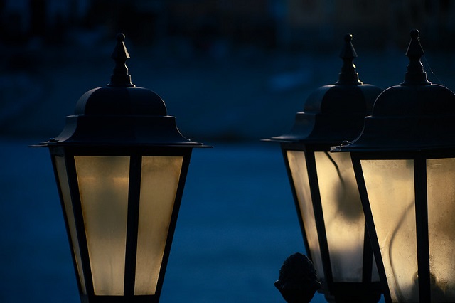 На наружное освещение улицы Чернякова потратят около 39 млн руб