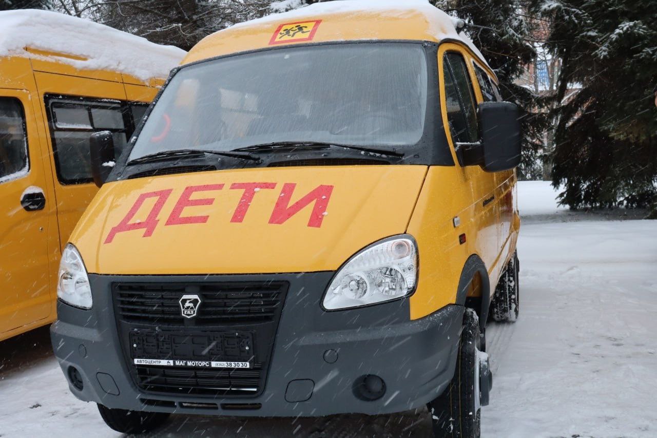 Школьный автопарк Параньгинского района пополнился еще двумя автобусами