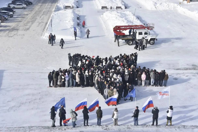 «Единая Россия» провела патриотический флешмоб в Йошкар-Оле ко Дню Защитника Отечества