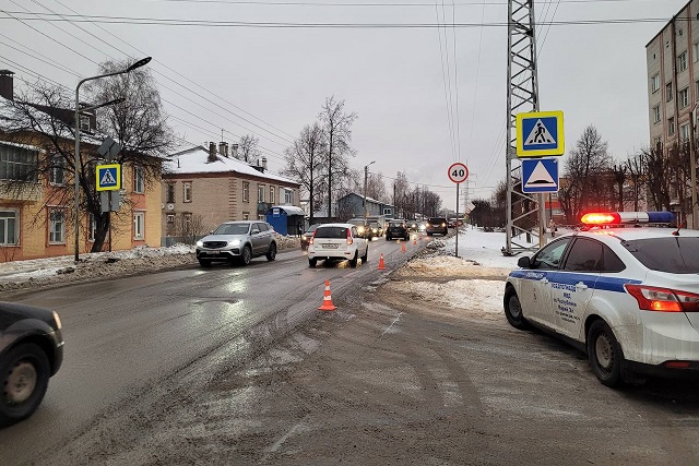 Пятничным утром в Йошкар-Оле иномарка сбила на «зебре» ребёнка 