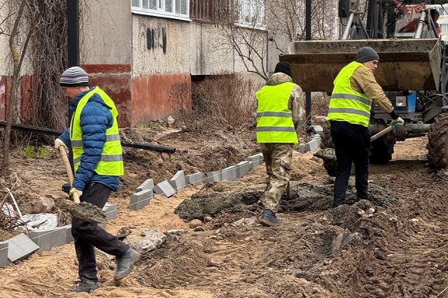 В микрорайоне «Юбилейный» Йошкар-Олы начали благоустраивать территорию