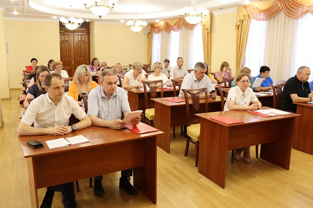 В Минобрнауки говорили о выстраивании воспитательной деятельности