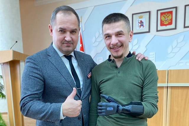 В Республике Марий Эл ветеран СВО получил «умный» протез руки