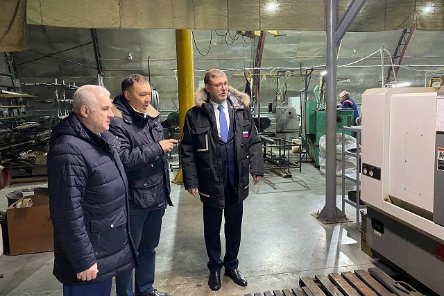 Сенаторы оценили достижения предприятия порошковой металлургии