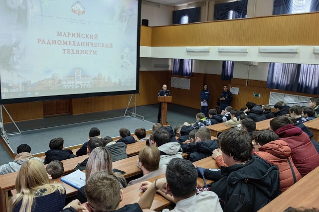 В Йошкар-Оле для студентов проводится краш-курс «Скорость или жизнь»