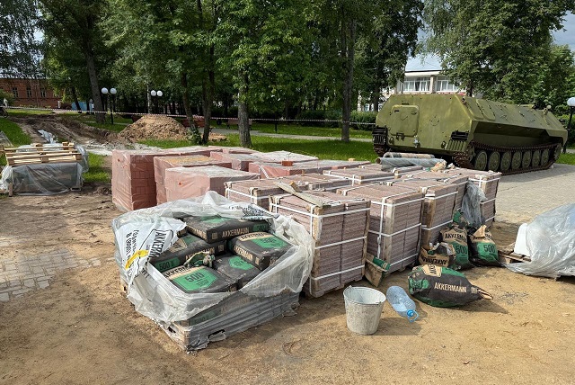 В Куженере реконструируют памятник участникам Великой Отечественной войны