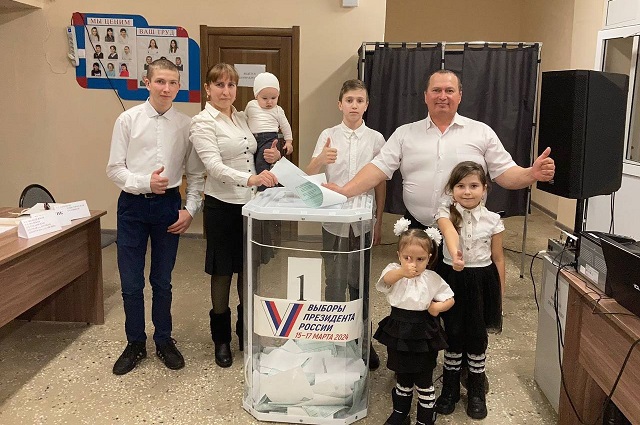 Жители Марий Эл полностью поддерживают курс Владимира Путина 