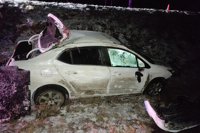 Иномарка при совершении обгона съехала с трассы и оказалась в кювете 