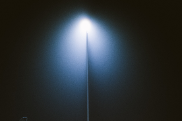 Благодаря сигналу жителей в Волжске восстановили освещение у школы № 2