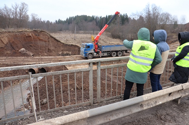 На Сернурском тракте продолжается реконструкция моста через реку Немда 