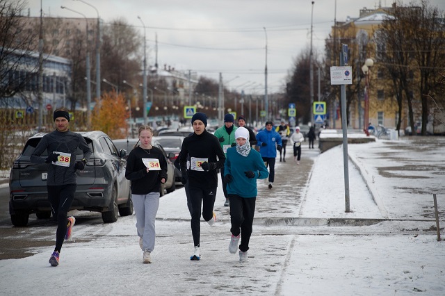 В Йошкар-Оле отметили день рождения клуба любителей бега «Айвика» 