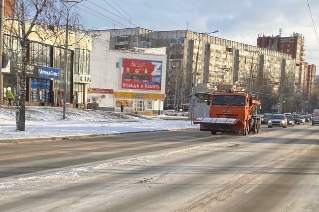 На уборке улиц от снега работает 22 единицы коммунальной техники